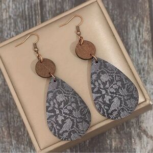 Elegant Wooden Bird Branch Berry Vintage Style Earrings